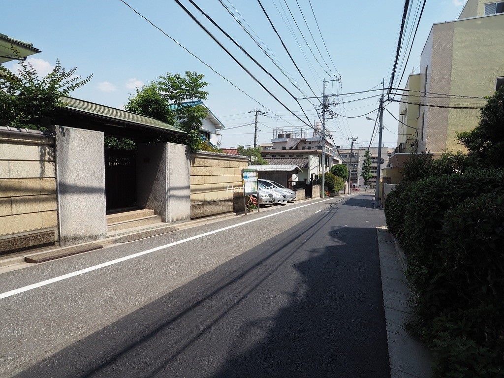 ゾンネンハイム常盤台　前面道路