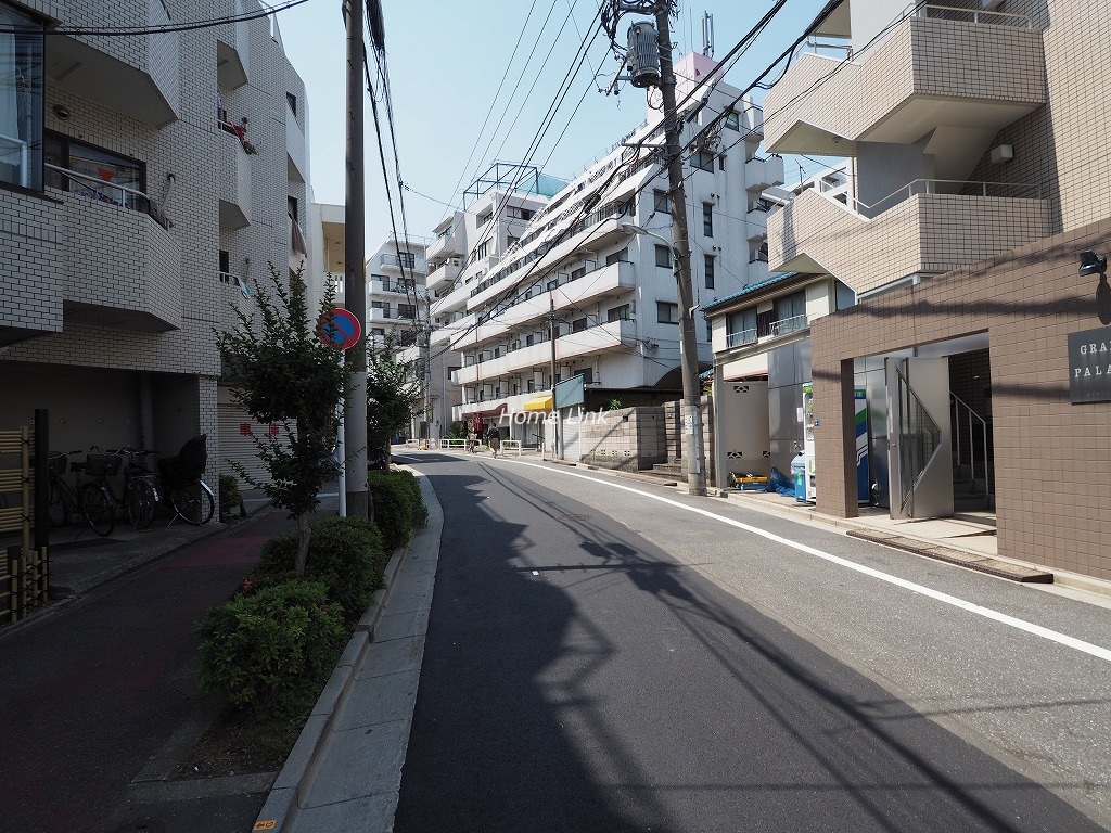 ゾンネンハイム常盤台　前面道路