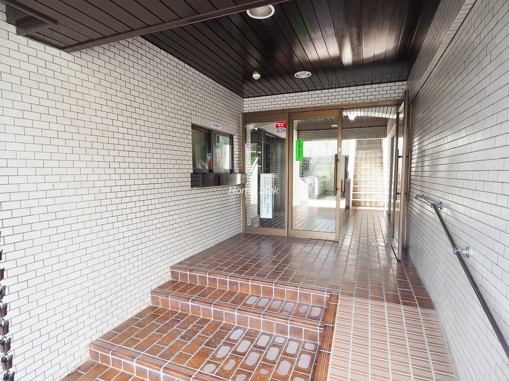 ゾンネンハイム常盤台　エントランス