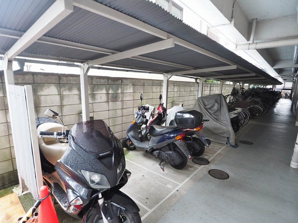 タカシマ志村マンション　バイク置場