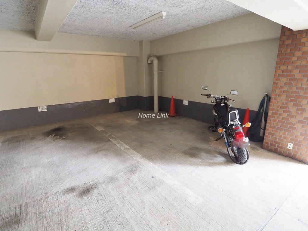 タック中台　バイク置場