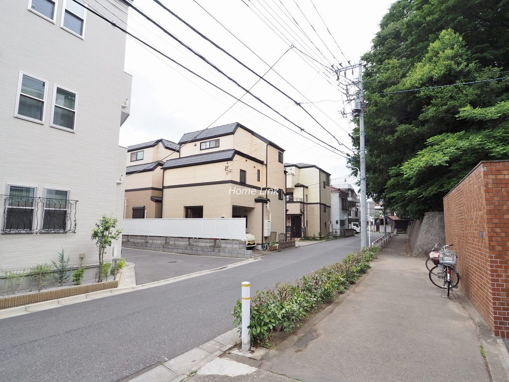 タック中台　前面道路