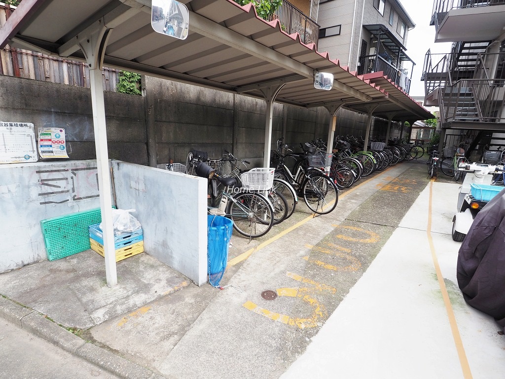 メゾン南ときわ台　駐輪場