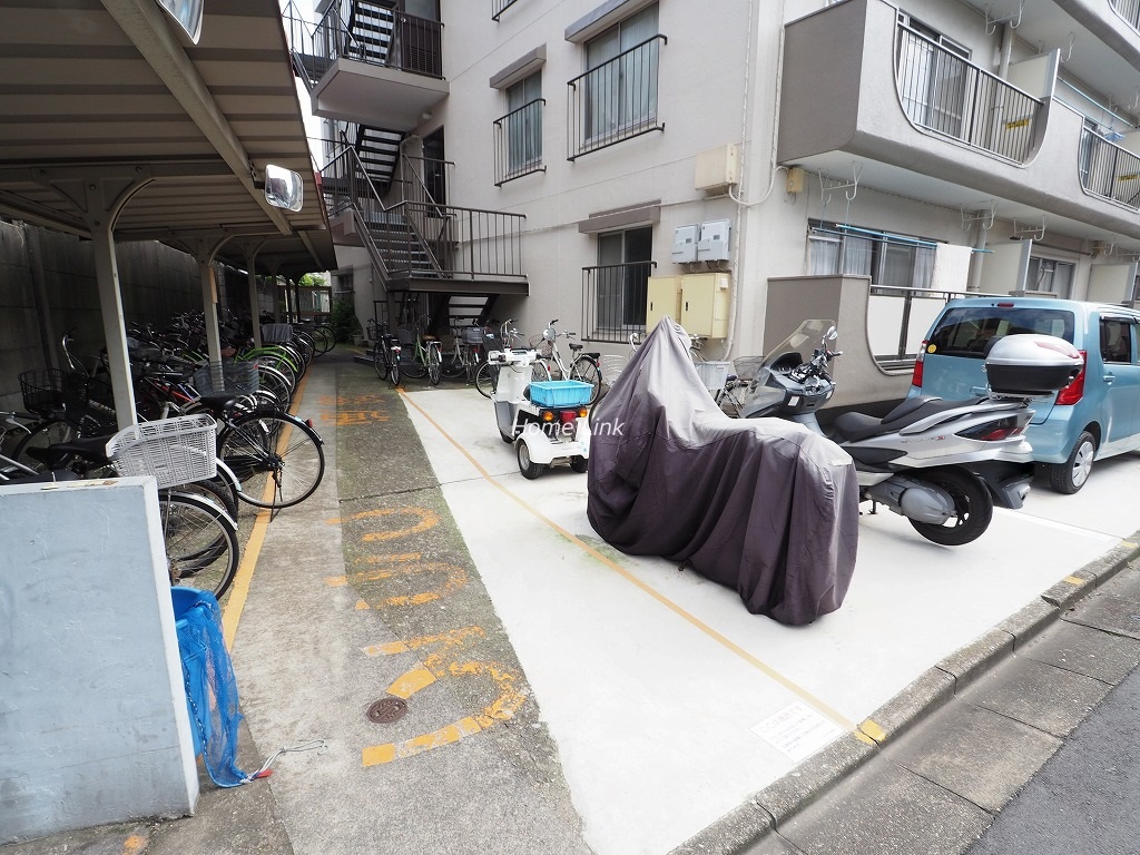 メゾン南ときわ台　バイク置場