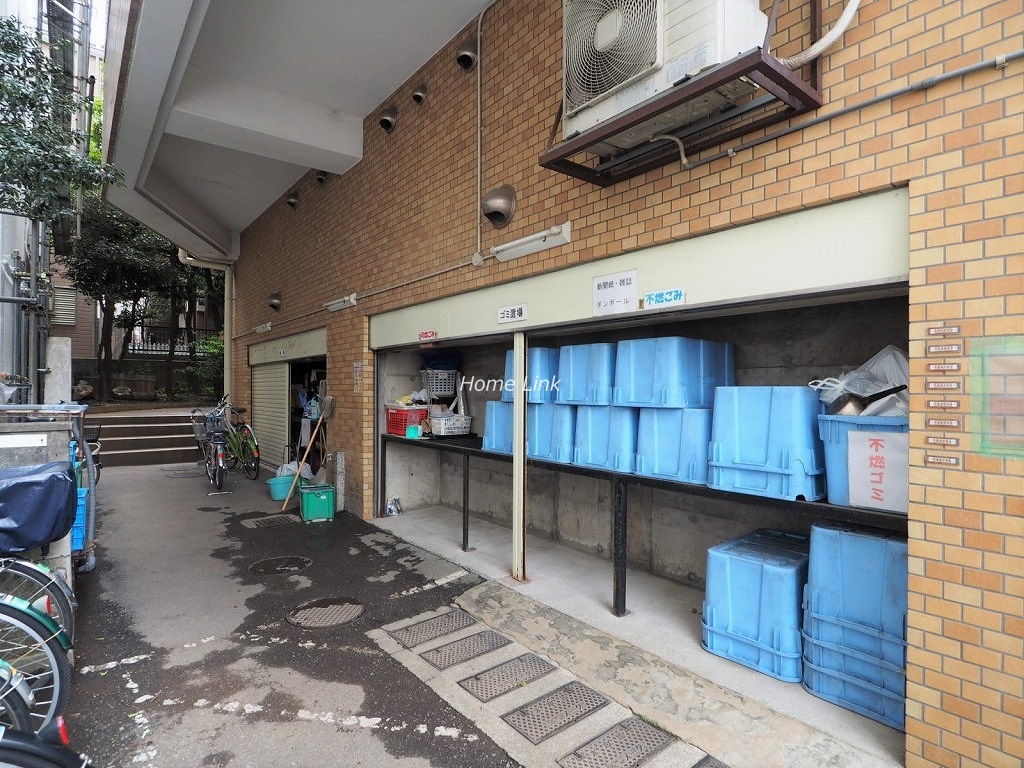 ライオンズマンション大山氷川町　ゴミ置き場
