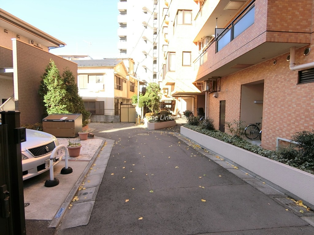 ライオンズマンション板橋大原　前面道路