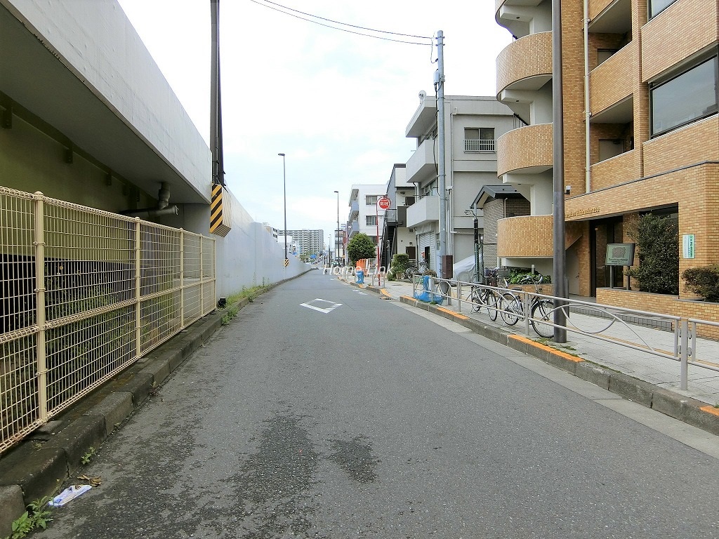 ライオンズマンション浮間舟渡　前面道路