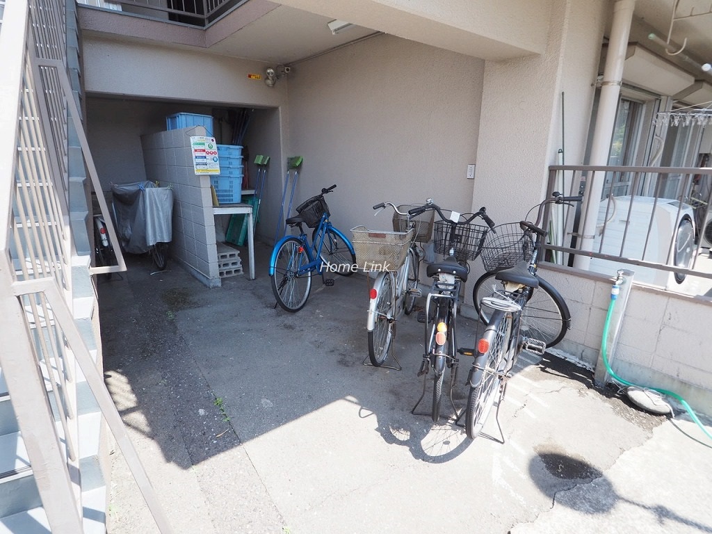 ヴィラ若木　駐輪場