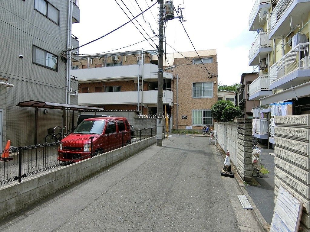 中板橋ローヤルコーポ　前面道路