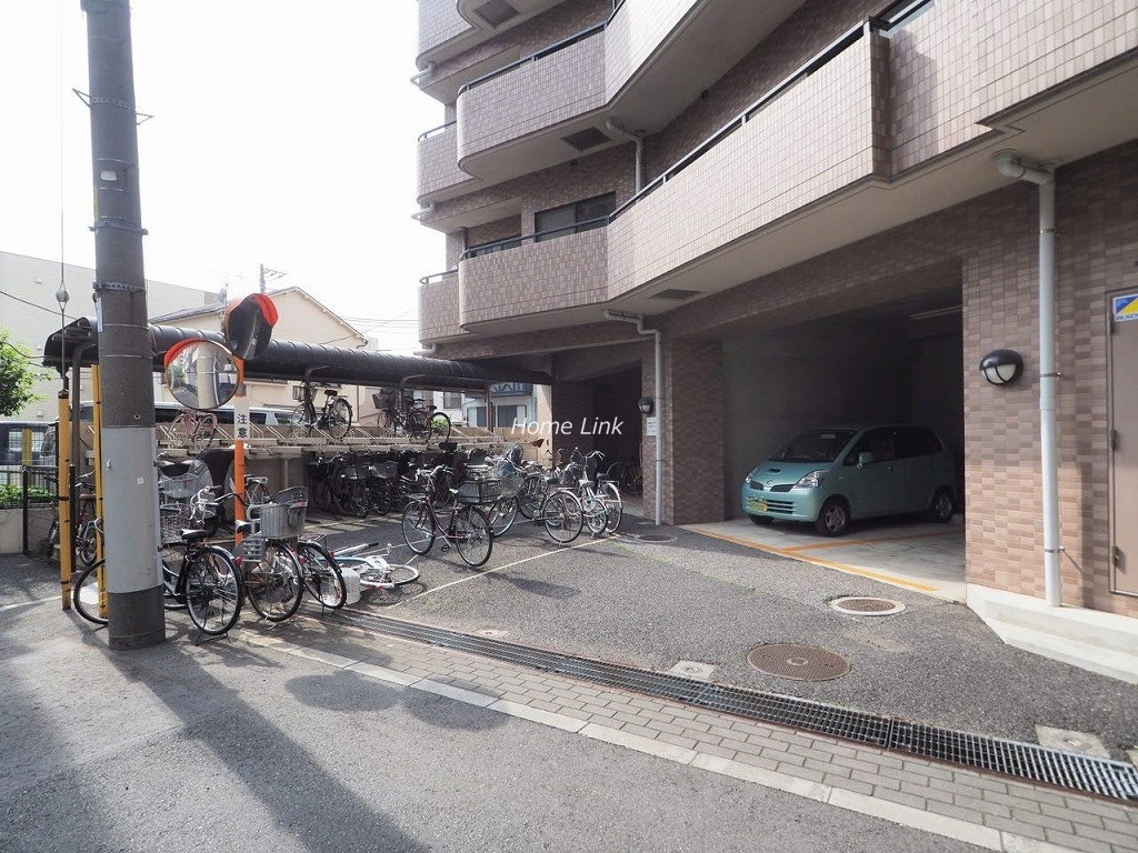 日神パレステージ板橋本町第5　駐車場・駐輪場