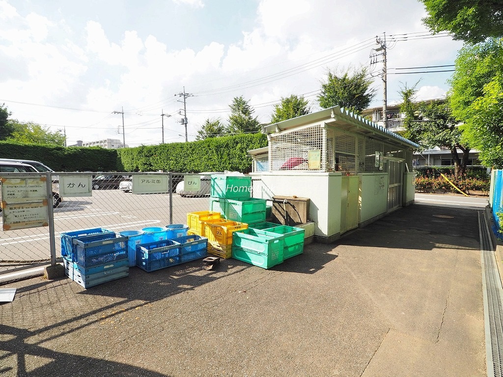 蓮根ファミールハイツ1号棟　ゴミ置き場