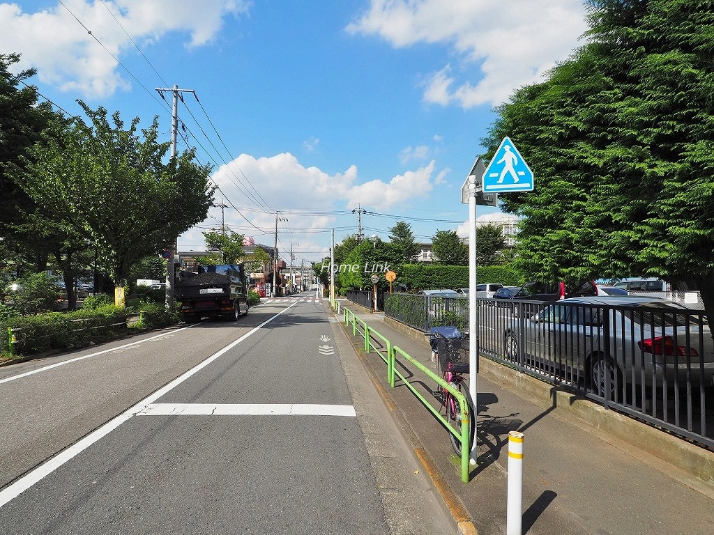 蓮根ファミールハイツ1号棟　前面道路歩道