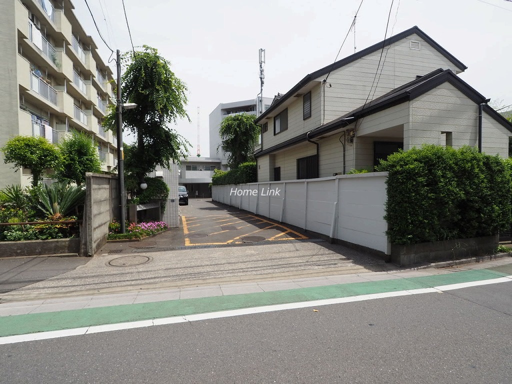 シティホームズ常盤台　駐車場出入口