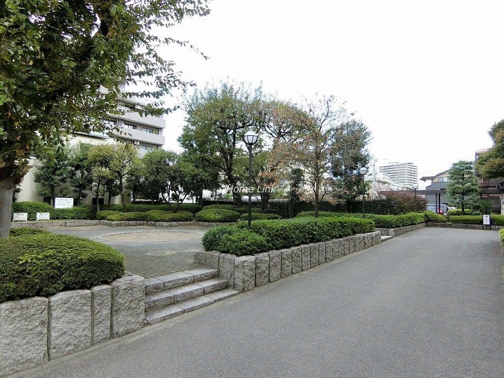 パシフィック小豆沢　マンション敷地内