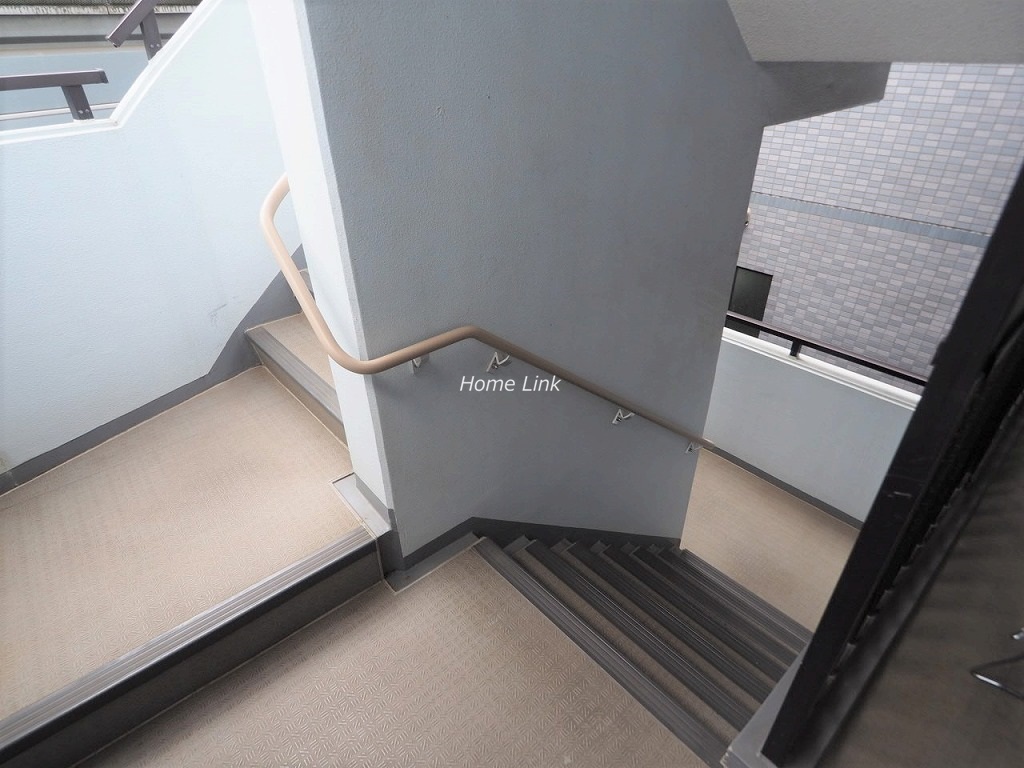 ライオンズマンション板橋赤塚　共用部階段