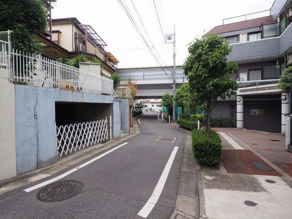 ライオンズマンション板橋赤塚　前面道路