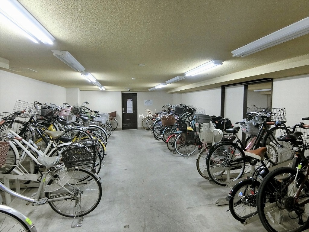 日神パレステージ東武練馬台 西館　駐輪場