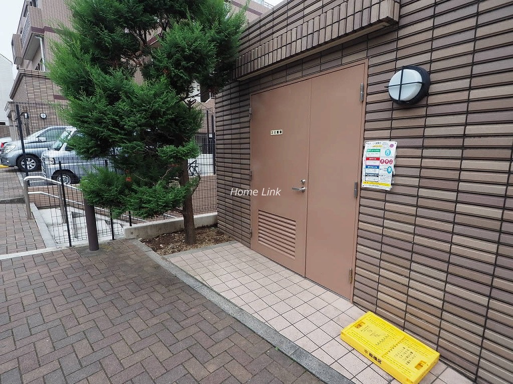 日神パレステージ東武練馬台 西館　ゴミ置き場