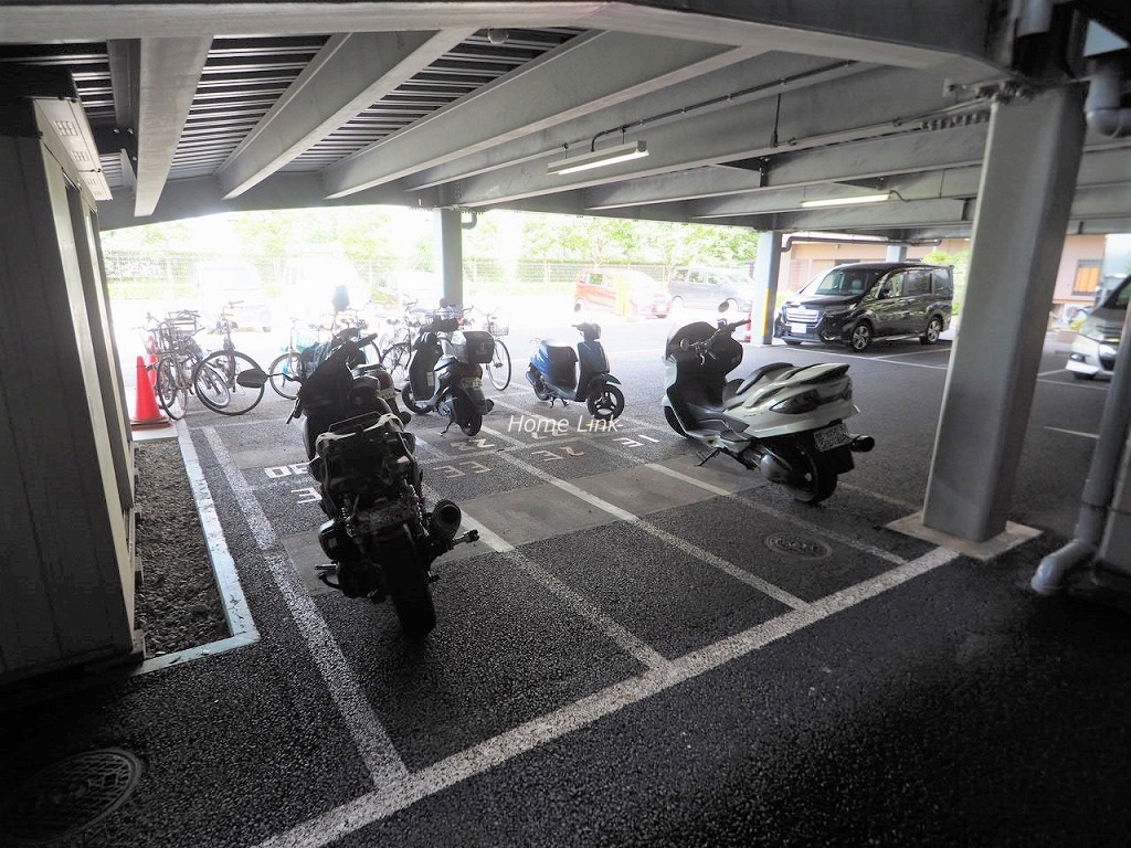 ダイアパレス南鳩ヶ谷グランエール　バイク置場