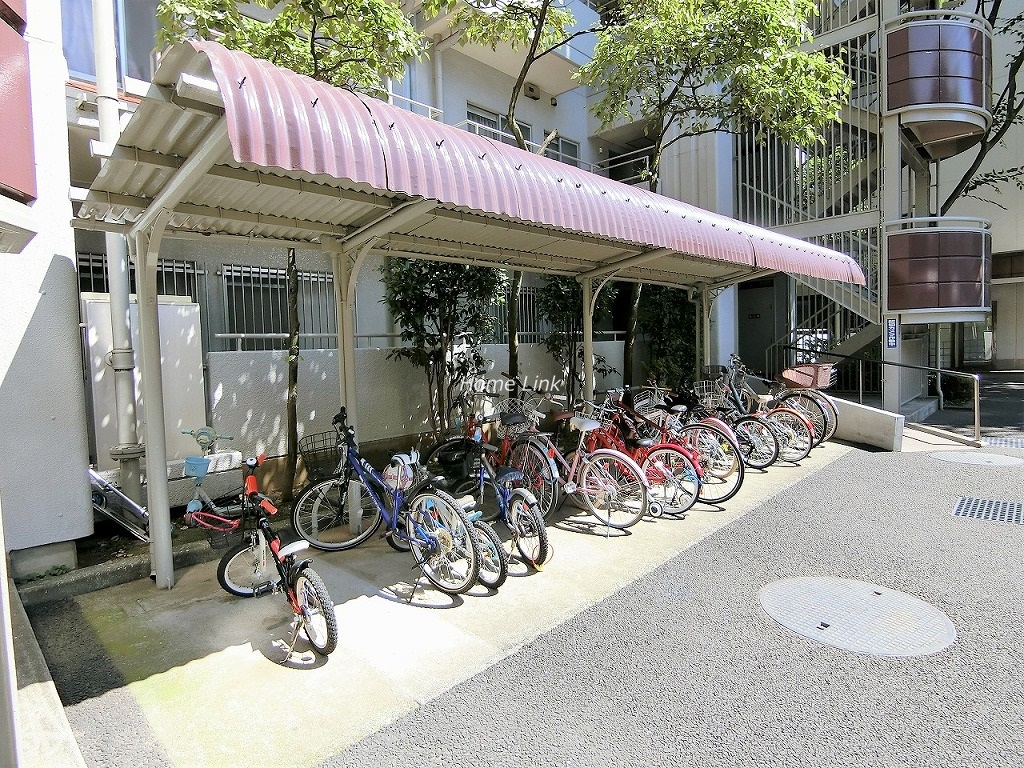 成増ハウス　駐輪場