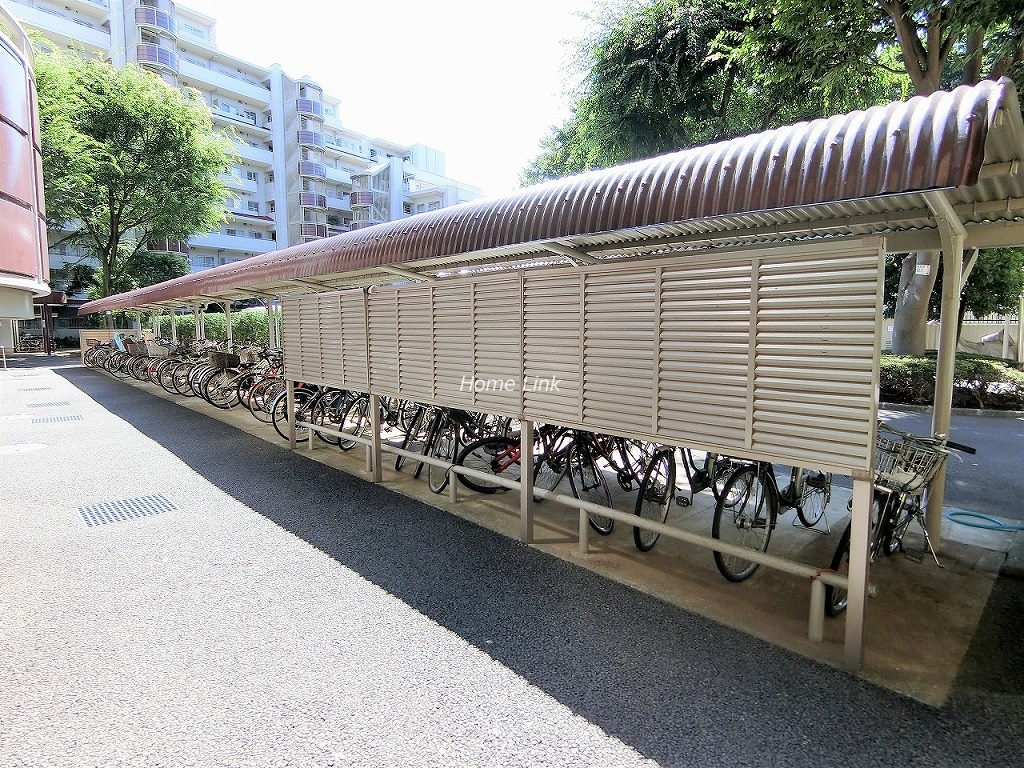 成増ハウス　駐輪場
