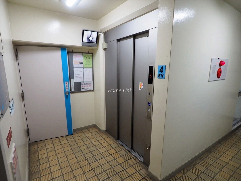 板橋中台マンション　エレベーターホール