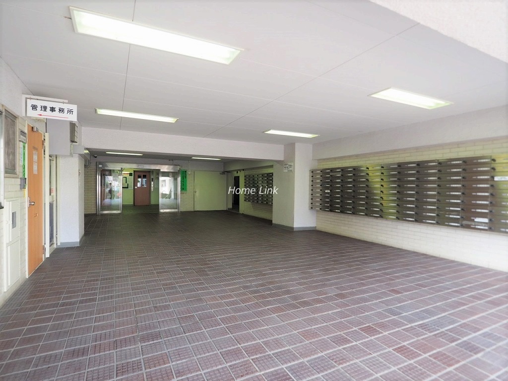 高田馬場住宅　エントランスホール