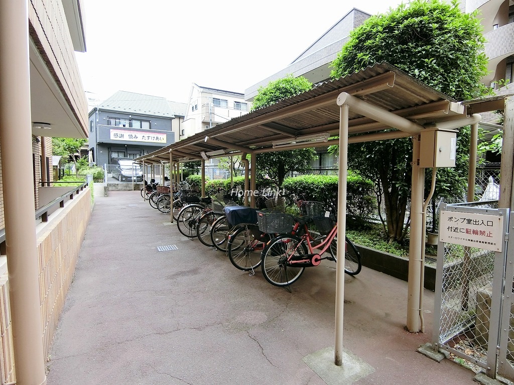 スターロワイヤル常盤台・壱番館 駐輪場