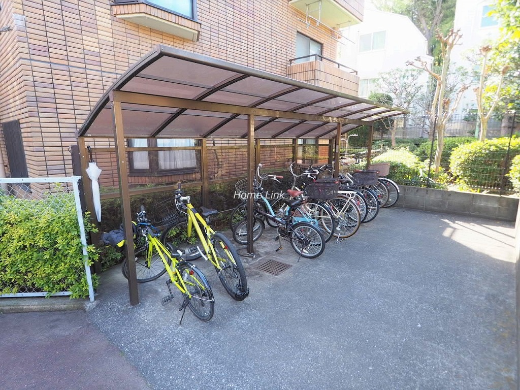 スターロワイヤル常盤台・壱番館 駐輪場