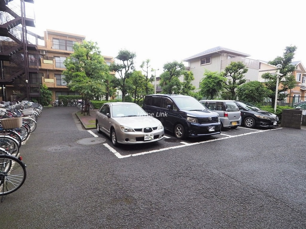 ライオンズマンション成増　駐車場