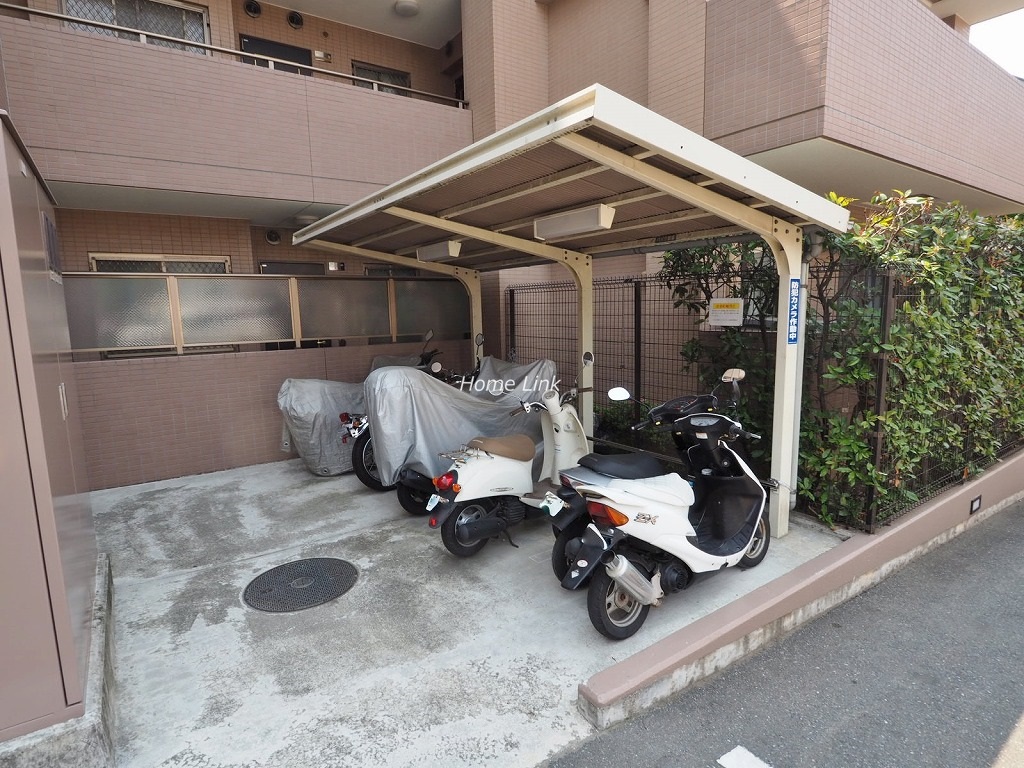 ルピナス赤塚ツインズガーデン壱番館　バイク置場
