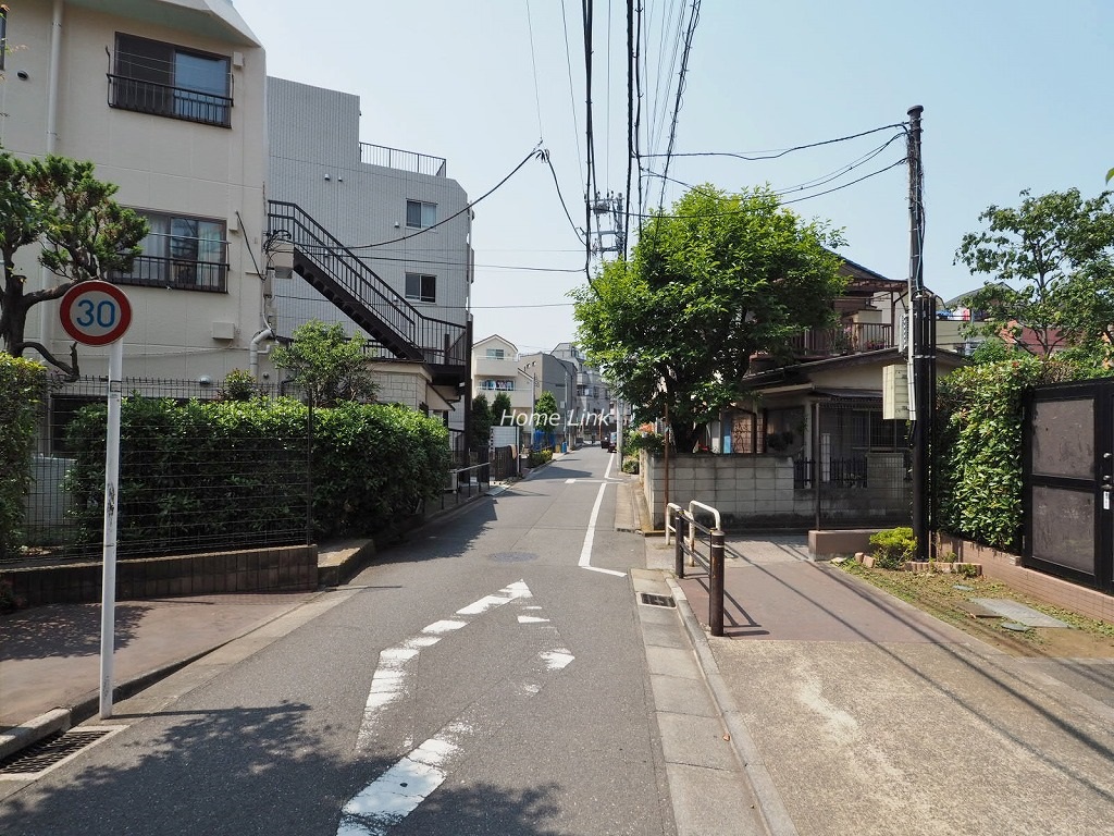 ルピナス赤塚ツインズガーデン壱番館　前面道路
