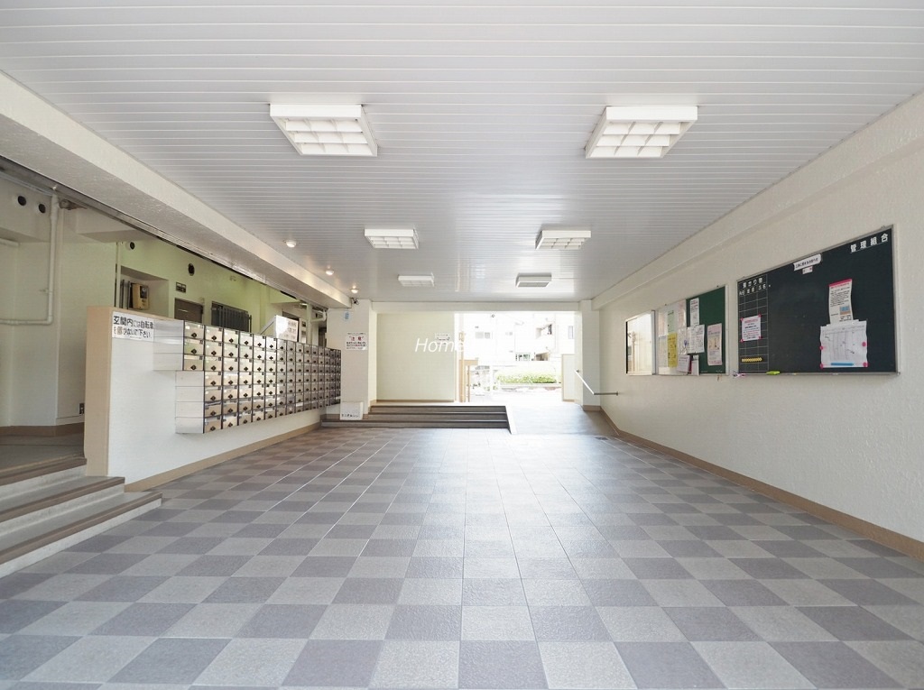 東久蓮根ハイツ　エントランスホール