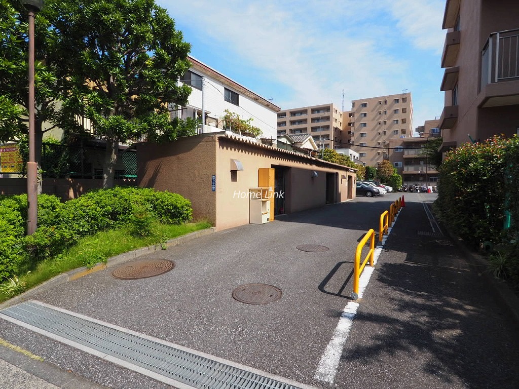 洋伸小豆沢公園マンション ゴミ置き場