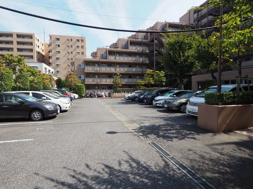 洋伸小豆沢公園マンション 駐車場