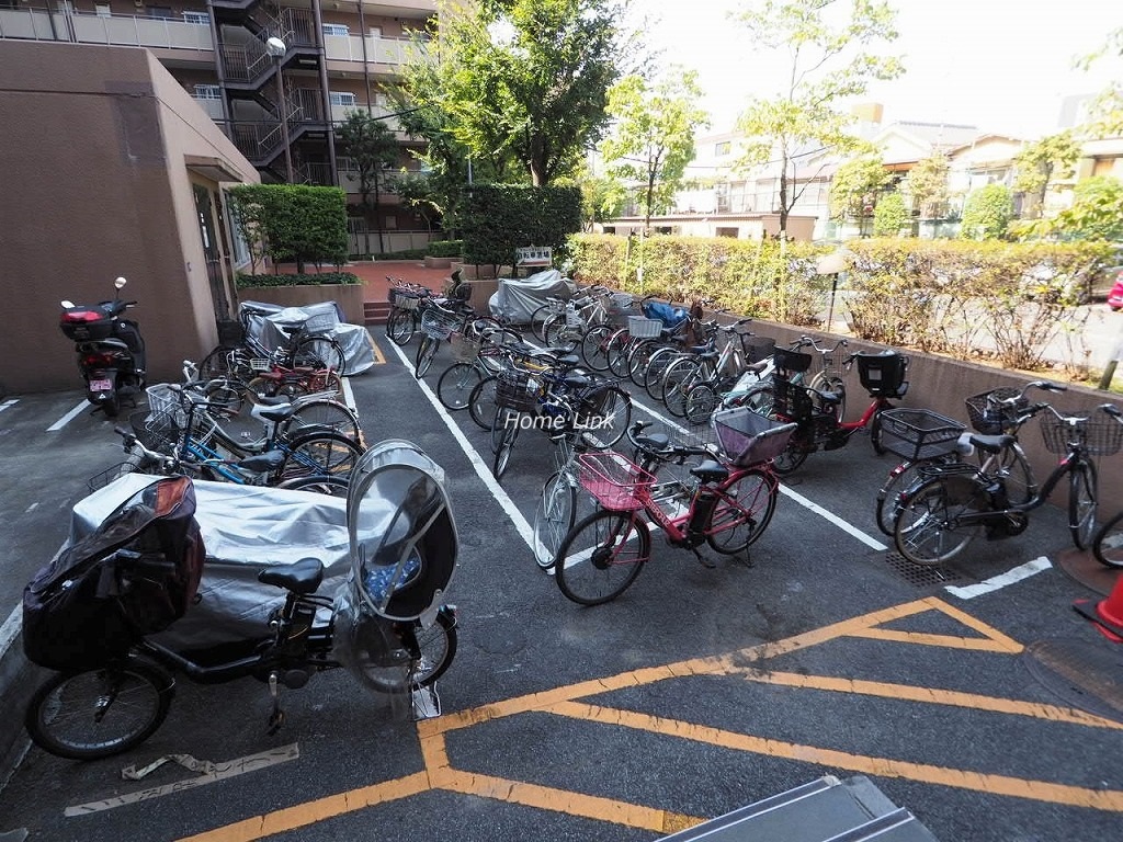 洋伸小豆沢公園マンション 駐輪場