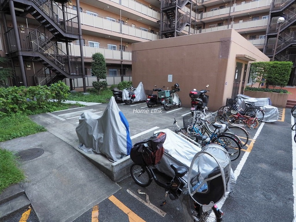 洋伸小豆沢公園マンション バイク置場