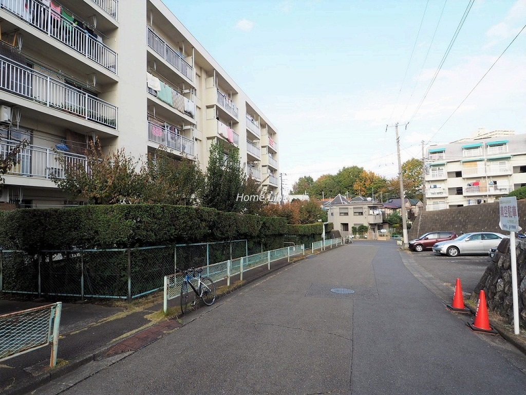 若木住宅3号棟 前面道路