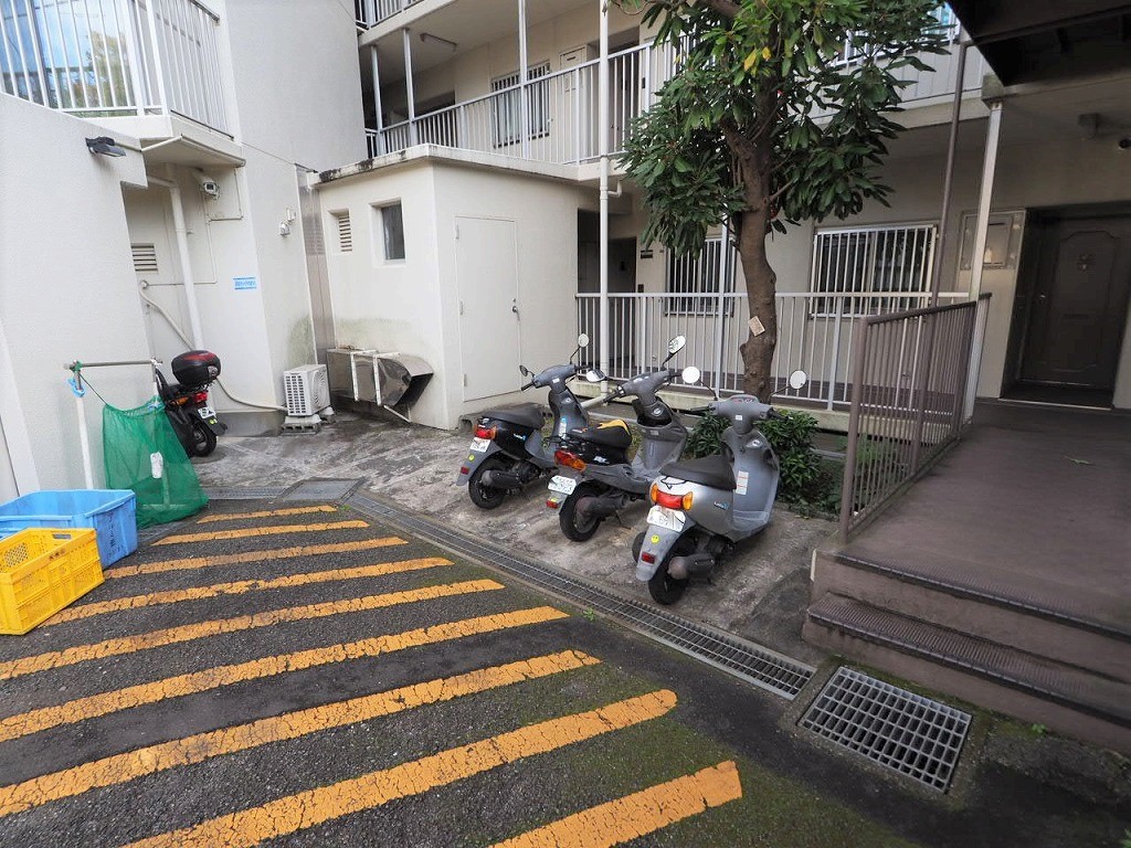 若木原公園サニーハイツ　バイク置場