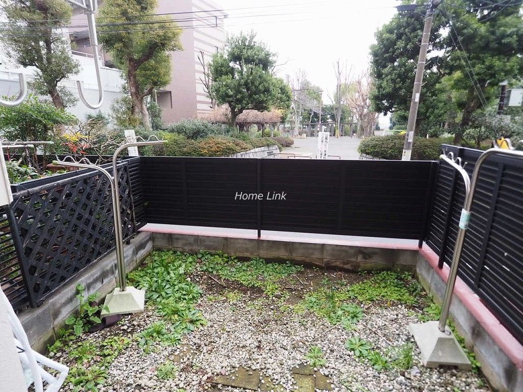 サンライズ蓮根1階 専用庭