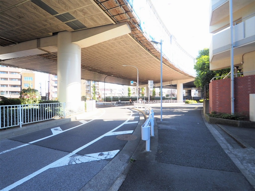 シティコープ本蓮沼 前面道路