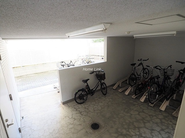 ラ・グラース板橋区役所前 駐輪場