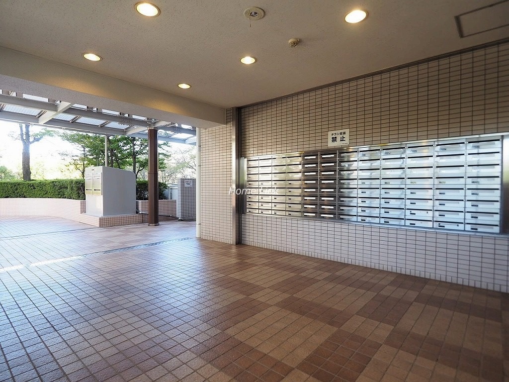 リプレ川口一番街6号棟　エントランスホール