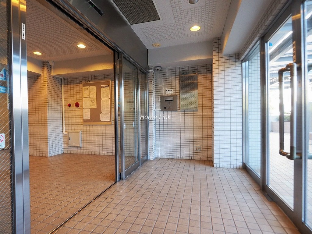 リプレ川口一番街6号棟　エントランス