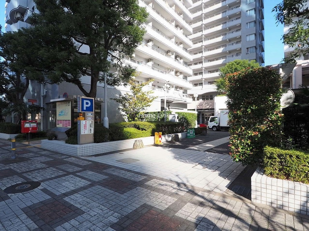 リプレ川口一番街6号棟　駐車場出入口