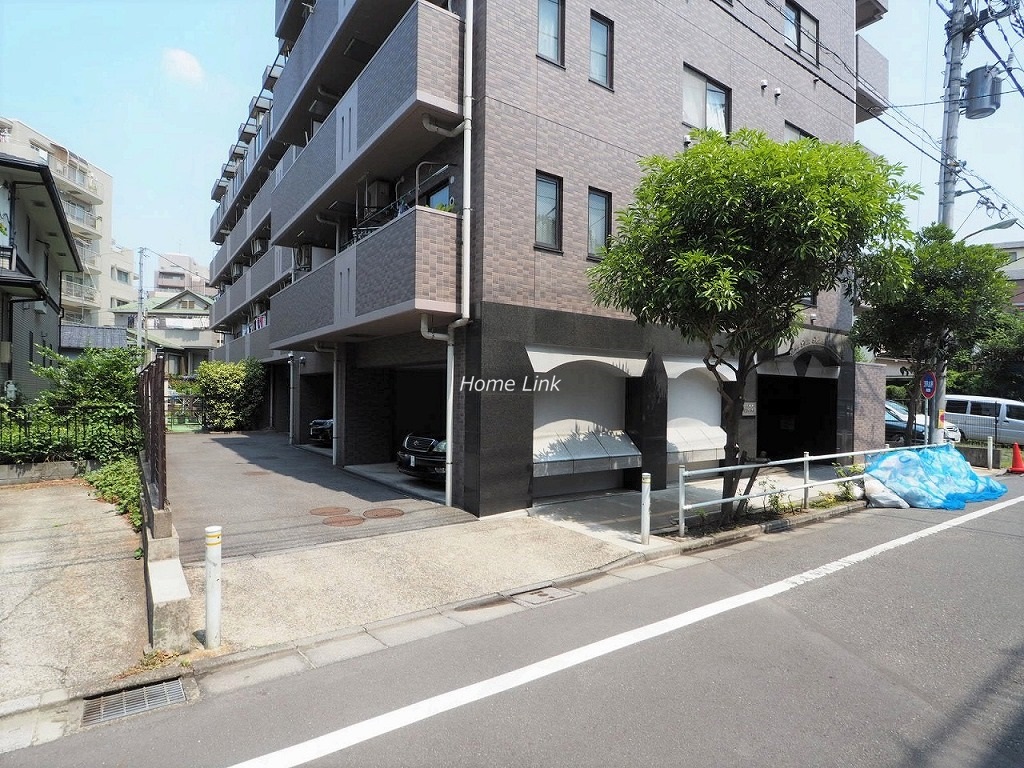 レーベンハイム常盤台南館 駐車場出入口