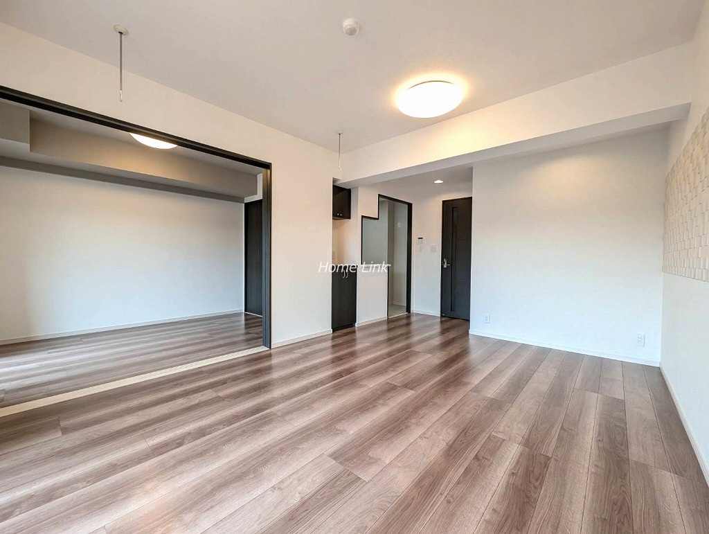 日神パレステージ東武練馬台東館2階　リビングと洋室を繋げ約19.1帖の大型LDK