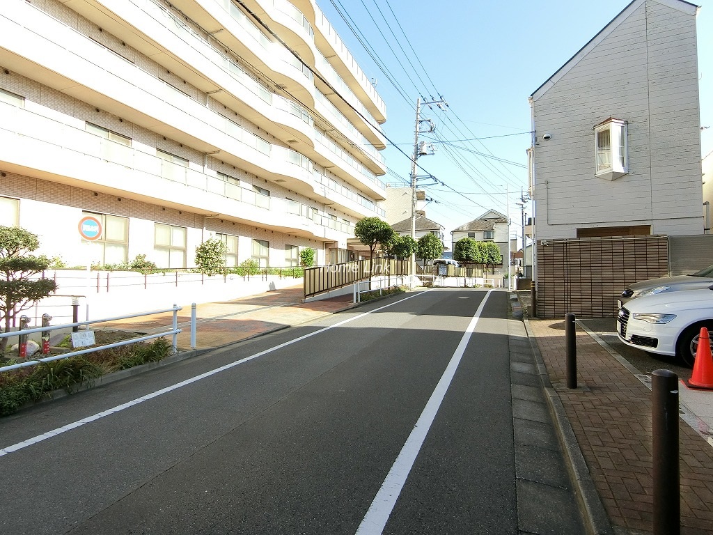 日神パレステージ東武練馬台東館　前面道路
