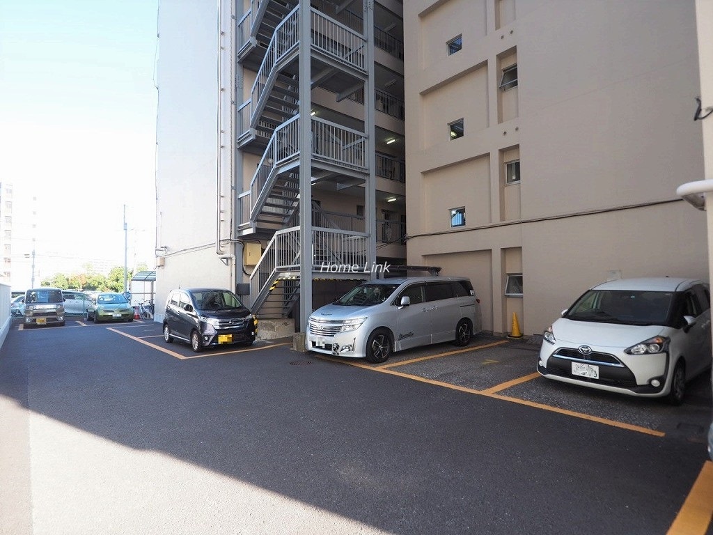 あずさわグランドハウス 駐車場