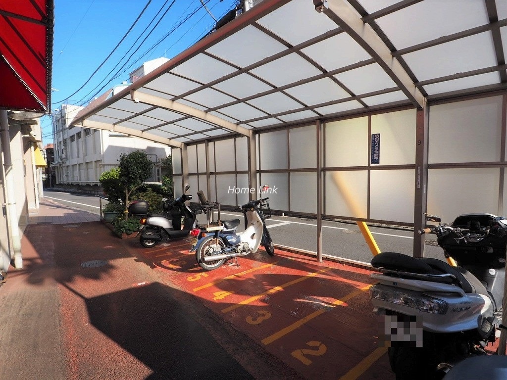 あずさわグランドハウス バイク置場